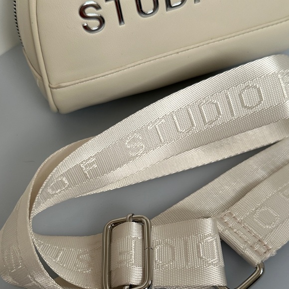 Studio F Cream crossbody Bag - Picture 7 of 11